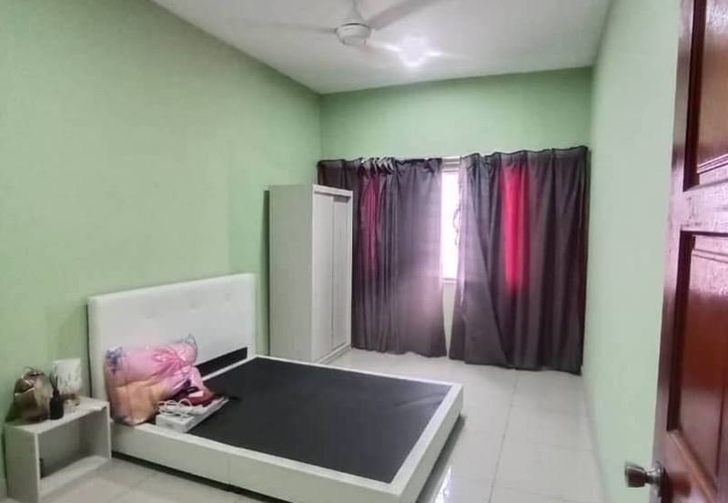 Taman Baiduri, Dengkil