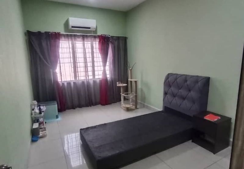 Taman Baiduri, Dengkil