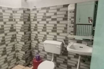 Taman Baiduri, Dengkil