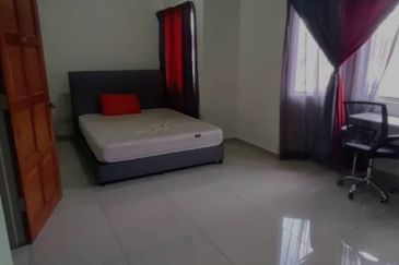 Taman Baiduri, Dengkil