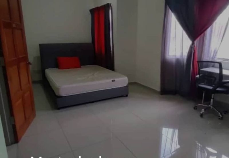 Taman Baiduri, Dengkil