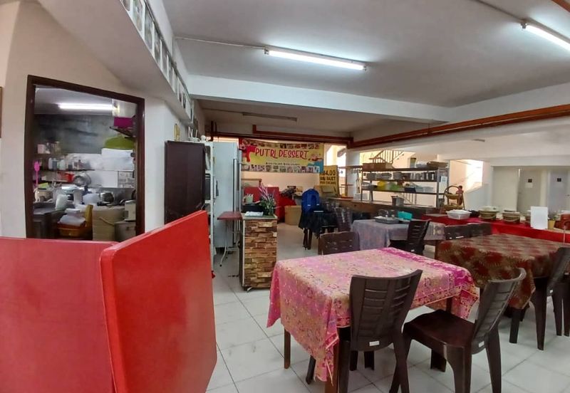 Putra Villa Kondominium