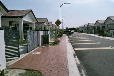FOR SALE Taman Mawar 2, Jalan Lombong Perak 3, Kg Lombong, Seksyen 29 Kota Kemuning Shah Alam