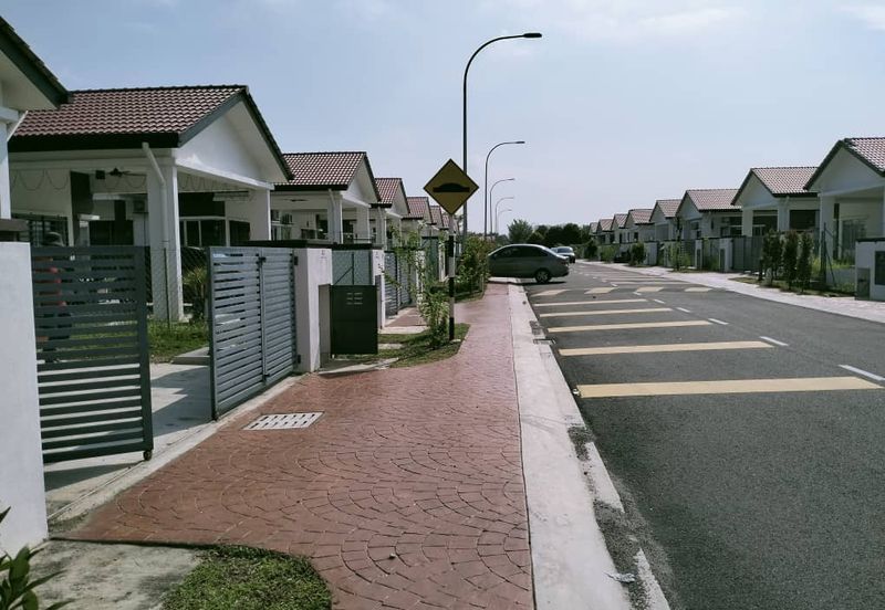 FOR SALE Taman Mawar 2, Jalan Lombong Perak 3, Kg Lombong, Seksyen 29 Kota Kemuning Shah Alam