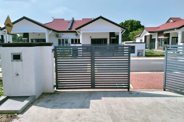 FOR SALE Taman Mawar 2, Jalan Lombong Perak 3, Kg Lombong, Seksyen 29 Kota Kemuning Shah Alam