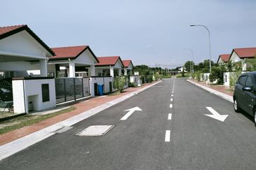 FOR SALE Taman Mawar 2, Jalan Lombong Perak 3, Kg Lombong, Seksyen 29 Kota Kemuning Shah Alam