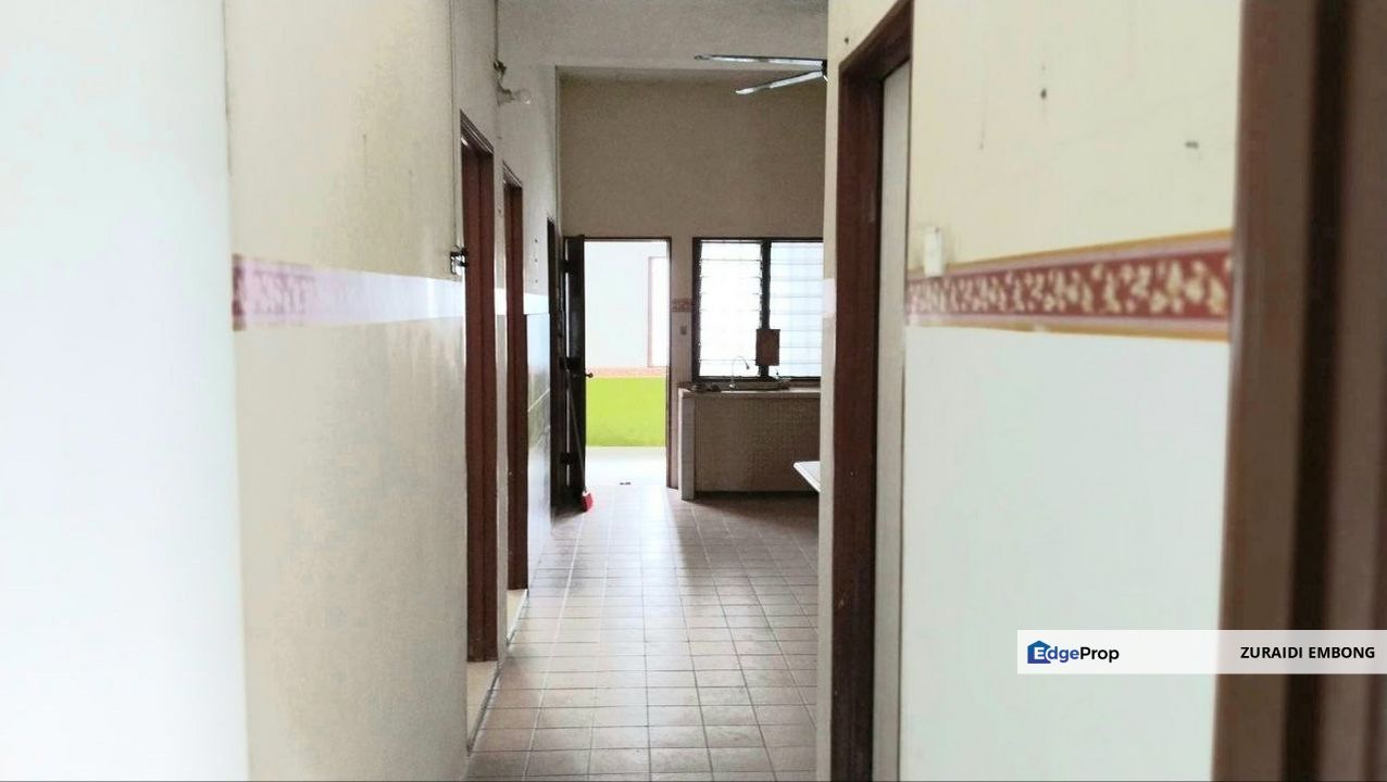 FOR SALE / UNTUK DIJUAL Taman Alam Jaya 2, Seksyen 29 Jalan Lombong Timah, Shah Alam RENOVATED Single Storey Terrace Intermediate, Selangor, Shah Alam