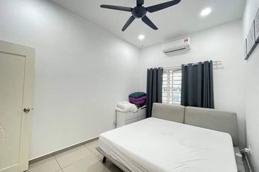 FOR SALE / UNTUK DIJUAL Taman Mawar 3 Seksyen 29 Shah Alam Fully RENOVATED Single Storey Terrace Intermediate
