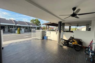 FOR SALE / UNTUK DIJUAL Taman Mawar 3 Seksyen 29 Shah Alam Fully RENOVATED Single Storey Terrace Intermediate