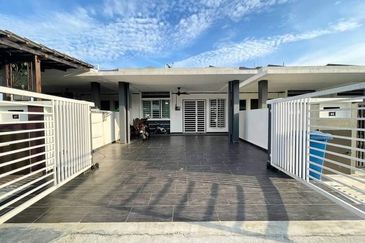 FOR SALE / UNTUK DIJUAL Taman Mawar 3 Seksyen 29 Shah Alam Fully RENOVATED Single Storey Terrace Intermediate