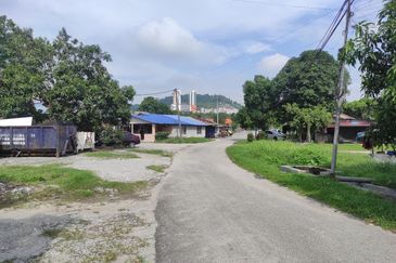 FOR SALE / UNTUK DIJUAL Tanah Lot (Land) Kampung Tengah Puchong Selangor