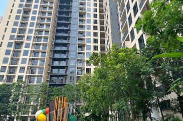 Henna Residence @ The Quartz