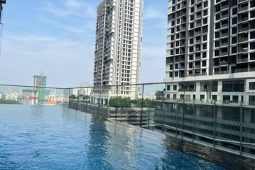 Henna Residence @ The Quartz