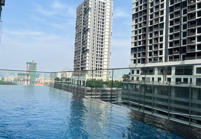 Henna Residence @ The Quartz