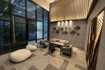 Henna Residence @ The Quartz