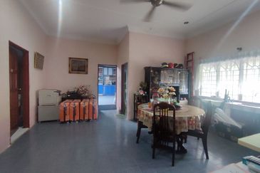 FOR SALE / UNTUK DIJUAL Banglo Setingkat Renovated Selayang Baru Gombak Selangor 