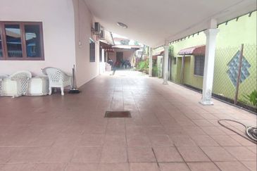 FOR SALE / UNTUK DIJUAL Banglo Setingkat Renovated Selayang Baru Gombak Selangor 