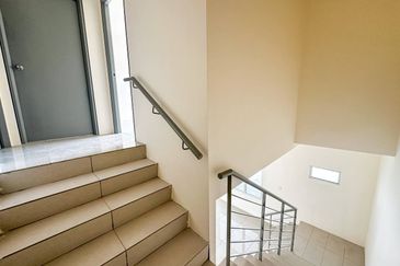 FOR SALE / UNTUK DIJUAL FOR SALE Double Storey Ritma Perdana Bandar Puncak Alam New Unit 