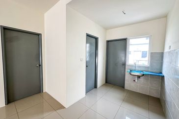 FOR SALE / UNTUK DIJUAL FOR SALE Double Storey Ritma Perdana Bandar Puncak Alam New Unit 