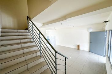 FOR SALE / UNTUK DIJUAL FOR SALE Double Storey Ritma Perdana Bandar Puncak Alam New Unit 