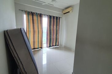 Royal Regent Sri Putramas III