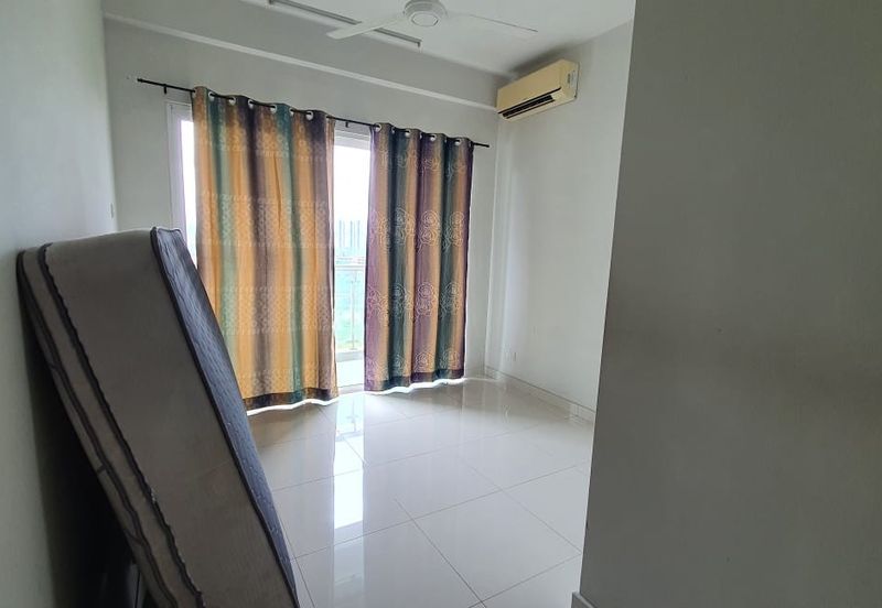 Royal Regent Sri Putramas III