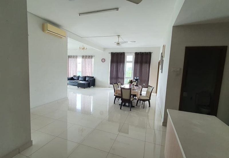 Royal Regent Sri Putramas III