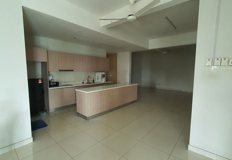 Royal Regent Sri Putramas III