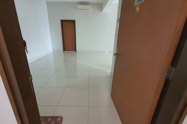 Royal Regent Sri Putramas III