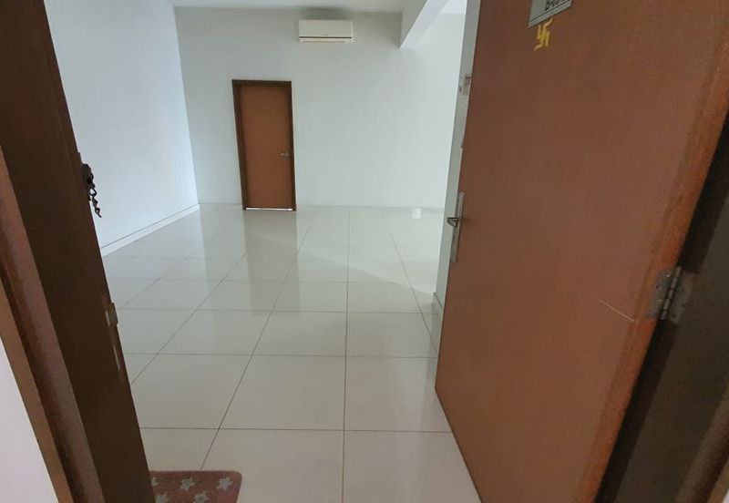 Royal Regent Sri Putramas III