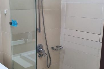 Royal Regent Sri Putramas III