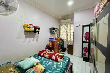 FOR SALE / UNTUK DIJUAL Taman Bayu Sekamat Kajang Double Storey Freehold Non Bumi Renovated Unit