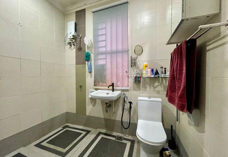 FOR SALE / UNTUK DIJUAL Taman Bayu Sekamat Kajang Double Storey Freehold Non Bumi Renovated Unit