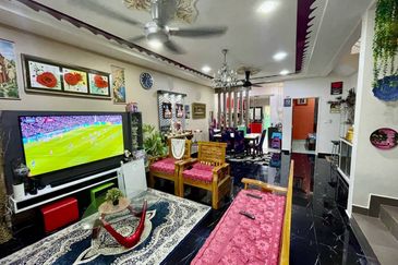 FOR SALE / UNTUK DIJUAL Taman Bayu Sekamat Kajang Double Storey Freehold Non Bumi Renovated Unit