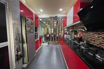 FOR SALE / UNTUK DIJUAL Taman Bayu Sekamat Kajang Double Storey Freehold Non Bumi Renovated Unit