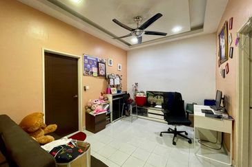 FOR SALE / UNTUK DIJUAL Taman Bayu Sekamat Kajang Double Storey Freehold Non Bumi Renovated Unit