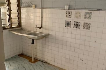 FOR SALE / UNTUK DIJUAL Blok L19 Flat Pandan Jaya Pandan Jaya, Kuala Lumpur Near LRT