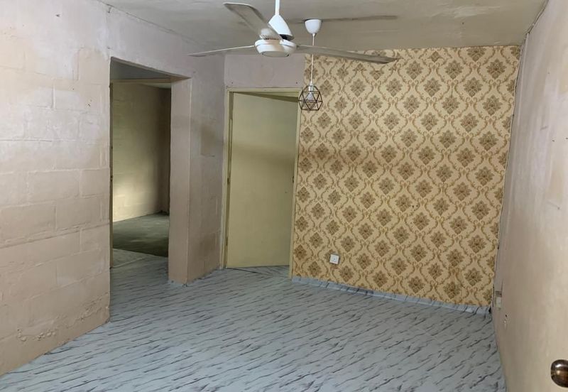 FOR SALE / UNTUK DIJUAL Blok L19 Flat Pandan Jaya Pandan Jaya, Kuala Lumpur Near LRT