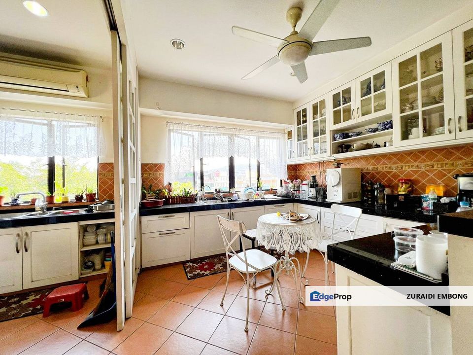 FOR SALE / UNTUK DIJUAL Saujana Villa, Taman Prima Saujana, Kajang 2.5 Storey Bungalow Renovated Freehold With Swimming Pool, Selangor, Kajang