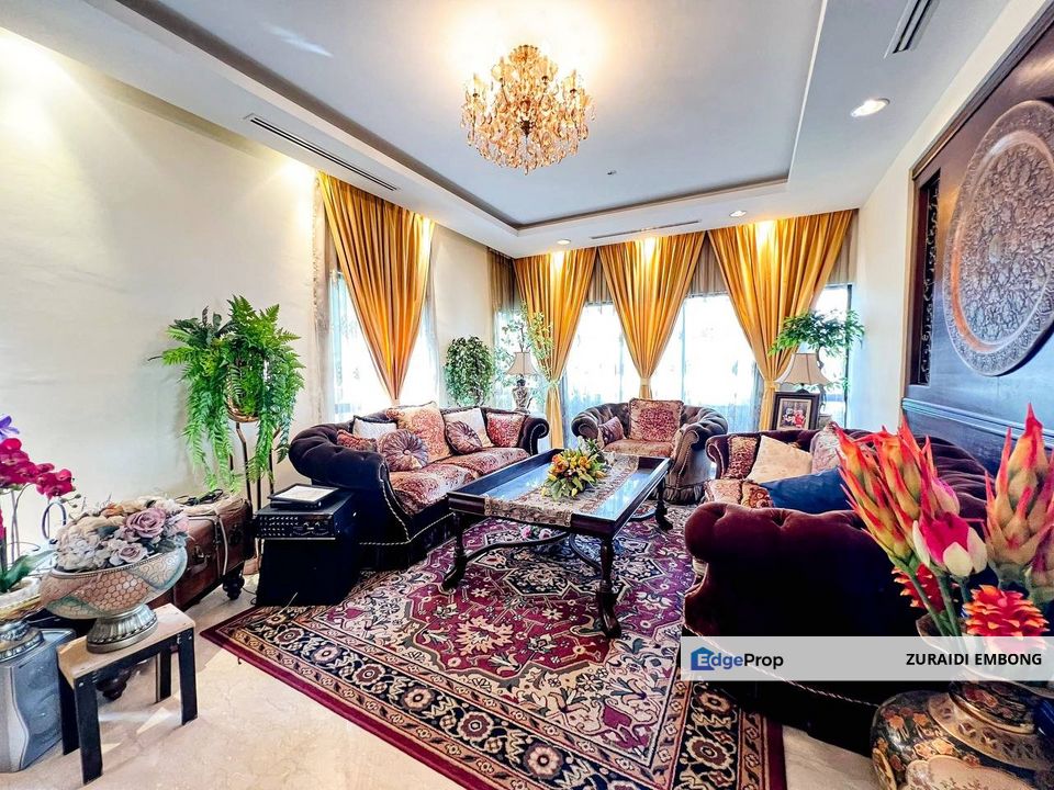 FOR SALE / UNTUK DIJUAL Saujana Villa, Taman Prima Saujana, Kajang 2.5 Storey Bungalow Renovated Freehold With Swimming Pool, Selangor, Kajang