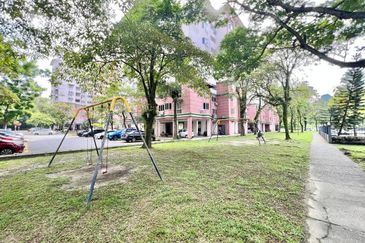 Tasik Heights Apartment
