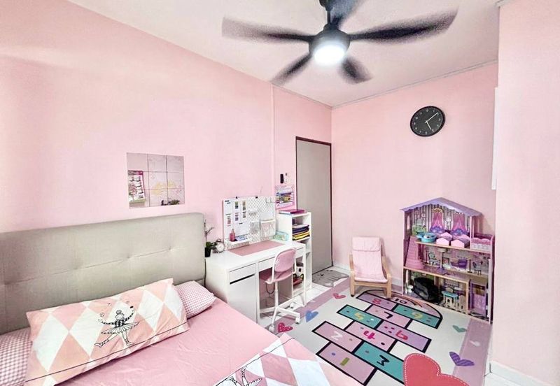 Tasik Heights Apartment