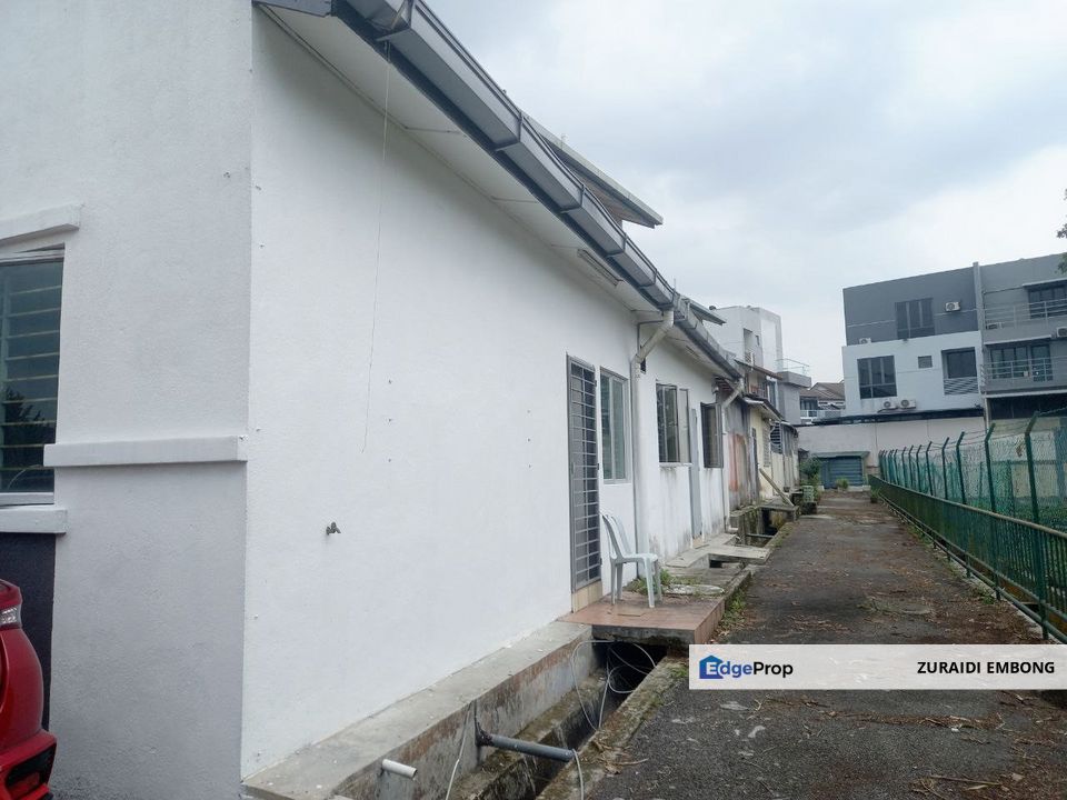 FOR SALE / UNTUK DIJUAL Bandar Mahkota Cheras RENOVATED Double Storey House  End Lot Freehold Non Bumi Lot, Selangor, Cheras