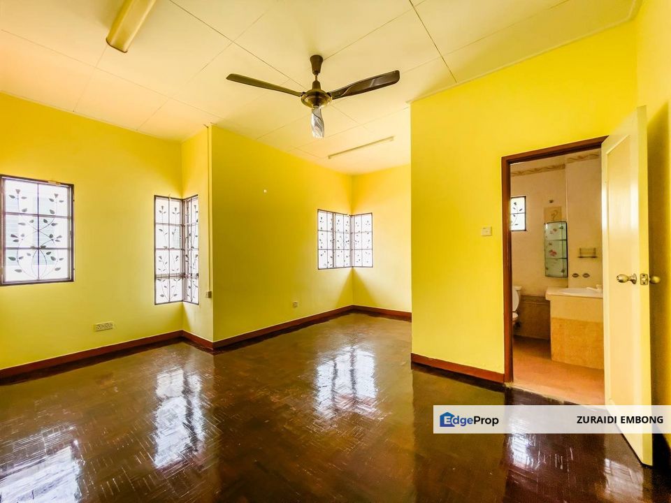 FOR SALE / UNTUK DIJUAL Taman Kajang Prima, Kajang Double Storey Semi D Renovated Freehold Non Bumi Lot, Selangor, Kajang