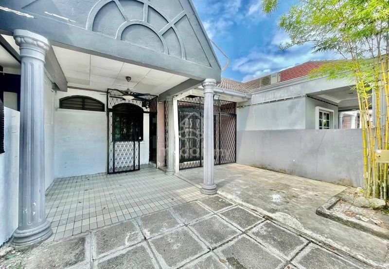 Jalan Suasana, Bandar Tun Hussein Onn