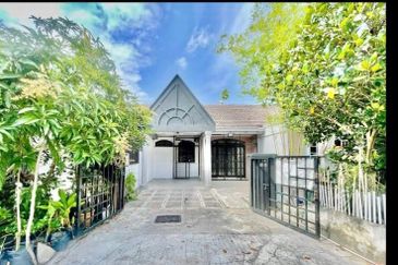 Jalan Suasana, Bandar Tun Hussein Onn