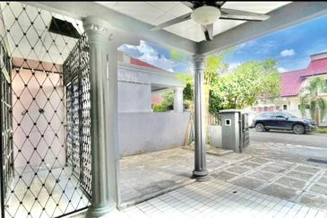 Jalan Suasana, Bandar Tun Hussein Onn