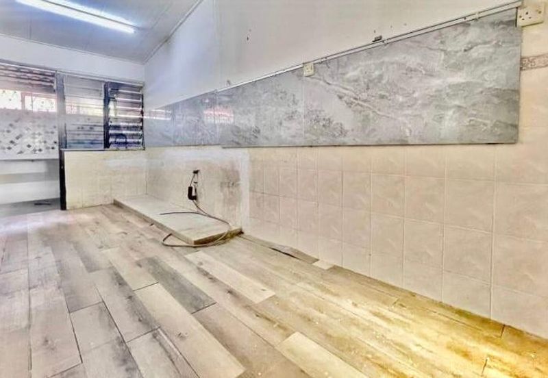 Jalan Suasana, Bandar Tun Hussein Onn