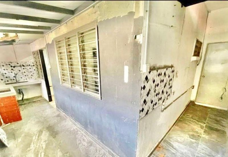 Jalan Suasana, Bandar Tun Hussein Onn