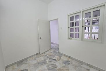 FOR SALE / UNTUK DIJUAL Setiawangsa Wangsa Maju Kuala Lumpur Refurbished 2 Storey Intermediate Freehold Non bumi Lot